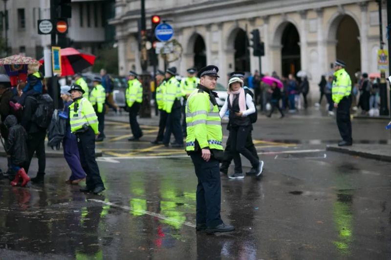 DM柔软亲肤多色彩反光执勤雨衣，握别雨天闷热，更安全更舒服